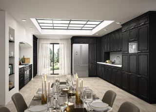 Chêne massif teinté noir verni mat